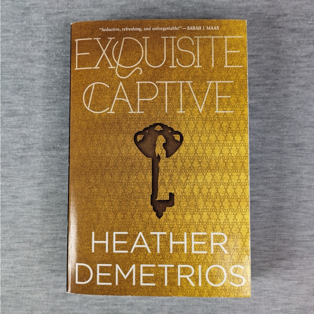 Heather Demetrios: Exquisite Captive- Dark Caravan Cycle #1 (Paperback)